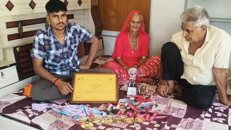 94 साल की पाना देवी ने एशियन मास्टर्स में जीते 4 गोल्ड, राजस्थान का नाम किया रोशन
