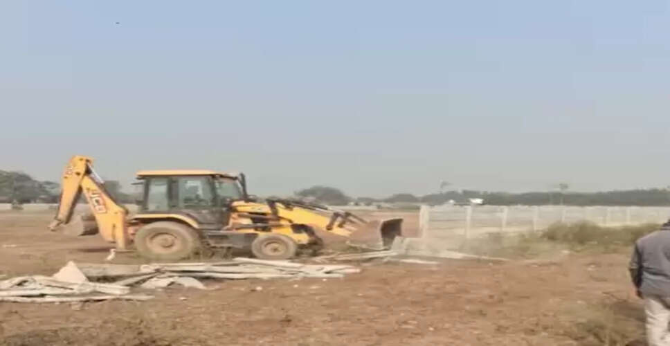 नोएडा: अवैध कब्जे पर चला बुलडोजर, करीब 830 करोड़ रुपए की भूमि अवैध कब्जों से मुक्त