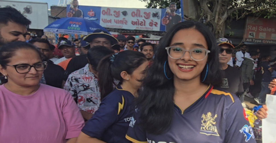 आईपीएल 2026: 'गुजरात का दिल, शुभमन गिल,' एसआरएच के खिलाफ जीटी को सपोर्ट करने पहुंचे फैंस, कप्तान से उम्मीदें