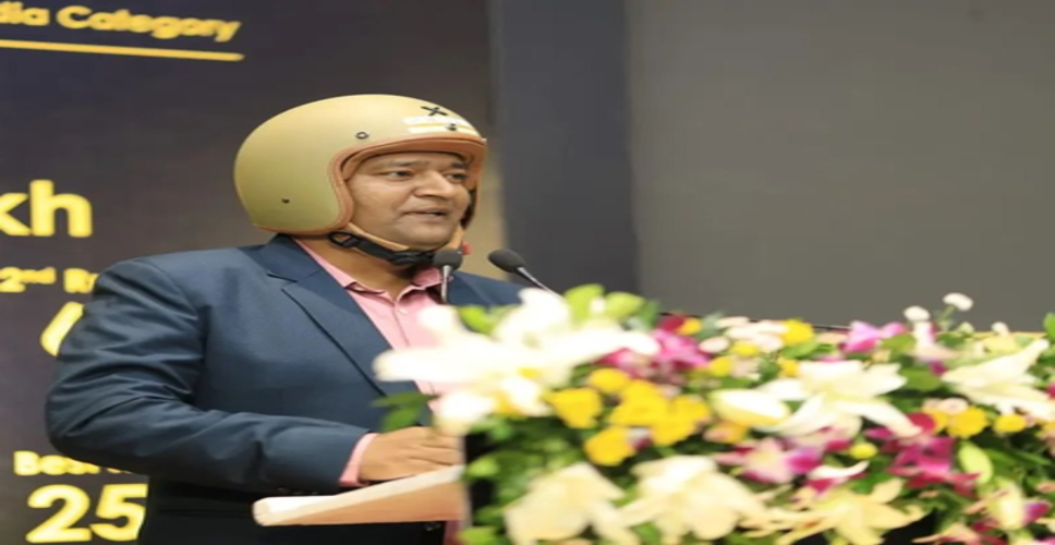 'आईपीएल के माध्यम से सड़क सुरक्षा को बढ़ावा देना भारत के लिए एक बड़ी जीत होगी': हेलमेट मैन राघवेंद्र कुमार