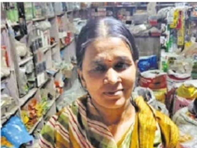 जयपुर में किराना दुकान पर ग्राहक बनकर आया बदमाश, महिला के गले से सोने की चेन तोड़ी; CCTV खंगाल रही पुलिस