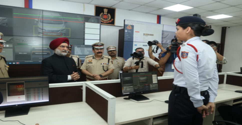 दिल्ली : एलजी ने पार्किंग और सड़क सुरक्षा के लिए जनता और यातायात पुलिस को सराहा
