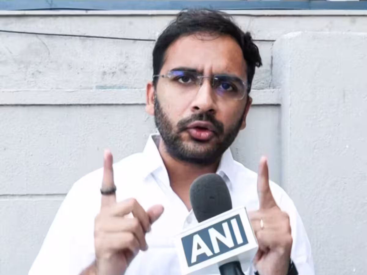 चौथी मंजिल से गिरने के बाद अमायरा की मौत, माता-पिता ने क्लासमेट्स पर प्रताड़ना का लगाया आरोप