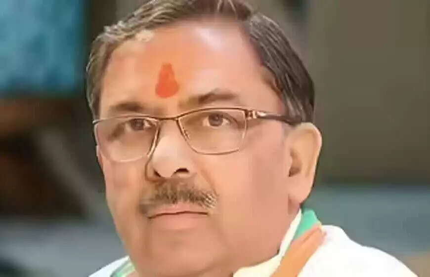 अरुण चतुर्वेदी ने राज्य वित्त आयोग के अध्यक्ष का संभाला पद, वीडियो में जानें कांग्रेस पर किया जोरदार हमला
