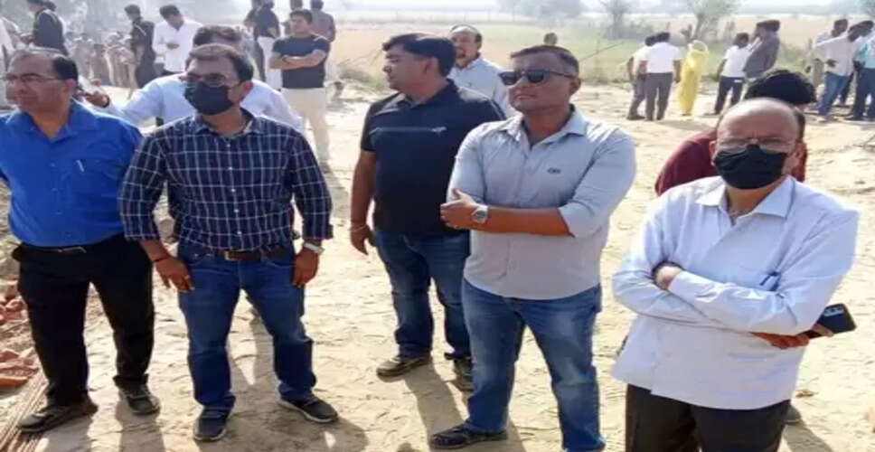 अवैध अतिक्रमण पर चला ग्रेनो प्राधिकरण का बुल्डोजर, 8 करोड़ की 4000 वर्ग मीटर जमीन मुक्त