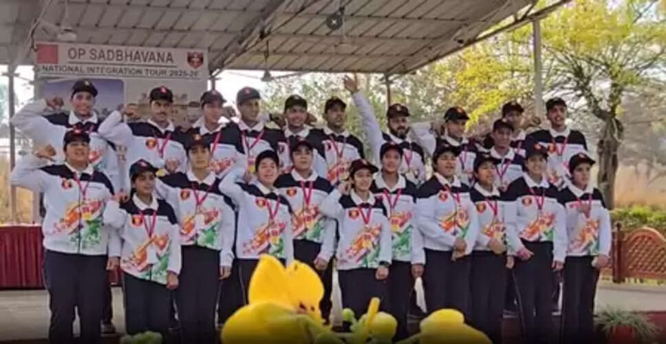 'ऑपरेशन सद्भावना' के तहत आतंक से प्रभावित बसंतगढ़ के छात्रों ने घूमा देश, राष्ट्रपति से मिले, किया सेना का धन्यवाद