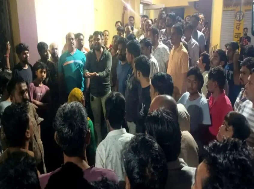 उदयपुर में थाने में हिरासत के दौरान ज्वेलर की संदिग्ध मौत, इलाके में भारी विरोध और हंगामे का सामने आया वीडियो