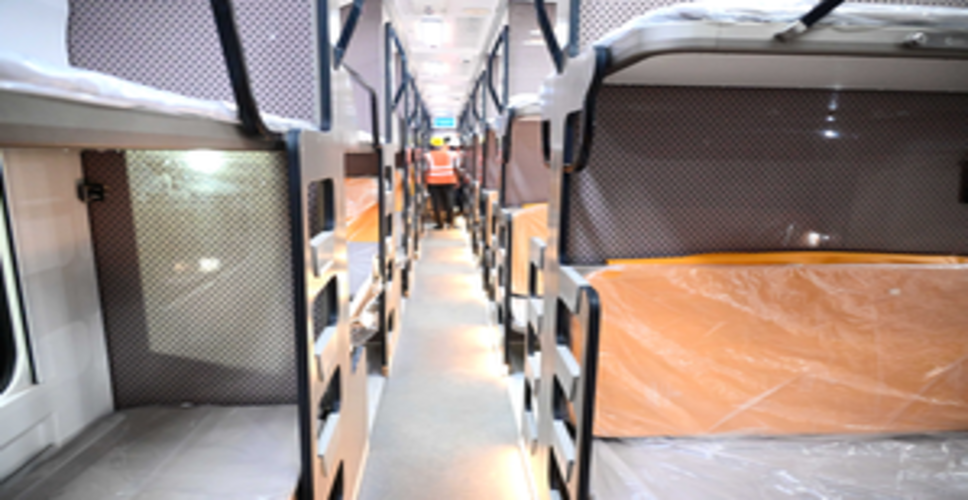 रेलवे अनधिकृत वेंडिंग सर्विसेज को रोकने के लिए क्यूआर कोड जैसे कदमों का कर रहा इस्तेमाल : अश्विनी वैष्णव