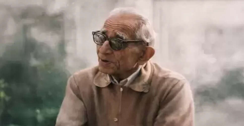 जैनेंद्र कुमार: जिसने समाज नहीं, इंसान के 'मन' को साहित्य का केंद्र बनाया