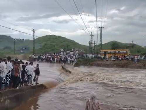 राजस्थान में फिर सक्रिय हुआ मानसून, उदयपुर में उफनाई वाकल नदी, वीडियो में जाने मेनाल झरना हुआ जीवंत; कई जिलों में भारी बारिश से जनजीवन प्रभावित