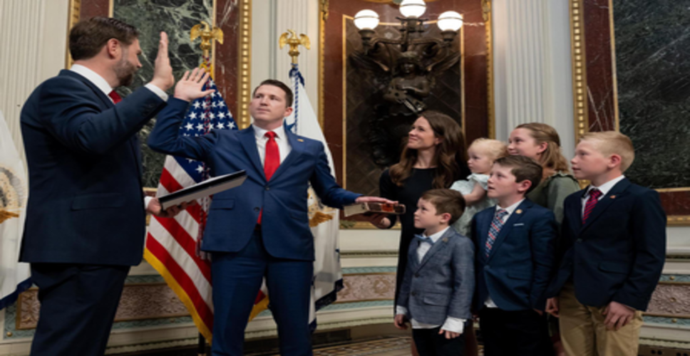 कोलिन मैकडॉनल्ड बने संयुक्त राज्य अमेरिका के सहायक अटॉर्नी जनरल, जेडी वेंस ने द&zwj;िलाई शपथ