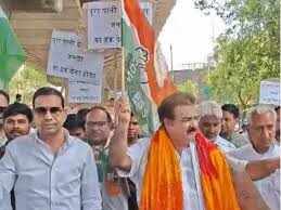 जयपुर में जल संकट पर कांग्रेस का बड़ा प्रदर्शन, फुटेज में देंखे जल भवन का घेराव; सड़क पर लेटे कार्यकर्ता, मटके फोड़े