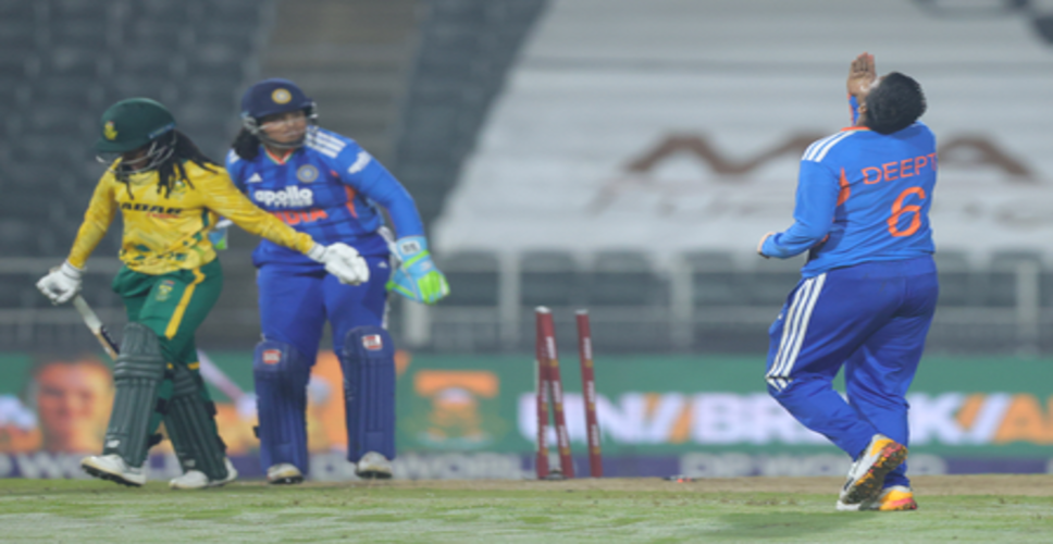 टी20 सीरीज: दीप्ति शर्मा का पहला 'पंच', दक्षिण अफ्रीका के खिलाफ भारतीय टीम ने चखा जीत का स्वाद