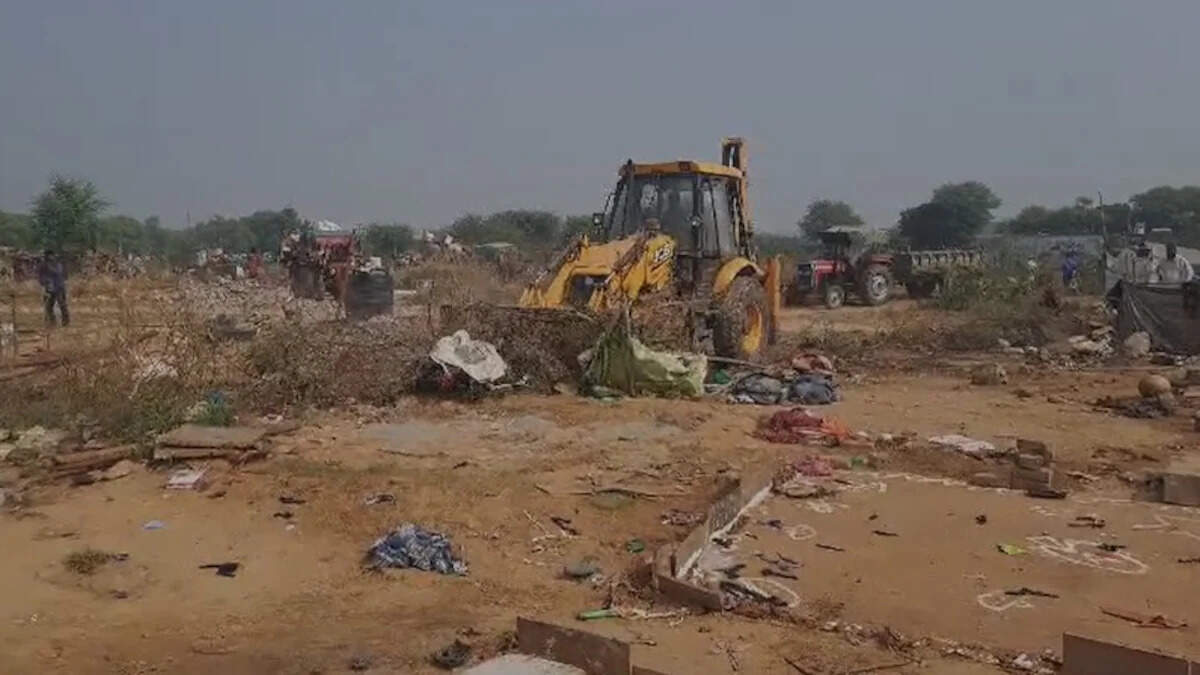 करोड़ों की जमीन विवाद में प्रॉपर्टी डीलर को हाईकोर्ट से झटका, वीडियो में देंखे FIR रद्द करने की याचिका खारिज