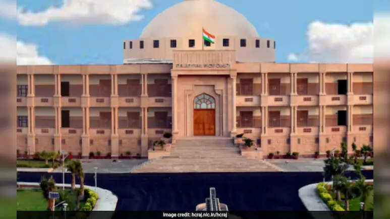 वकीलों के साथ पुलिस ने किया दुर्व्यवहार, हाईकोर्ट ने संज्ञान लेते हुए SHO और रीडर को किया सस्पेंड