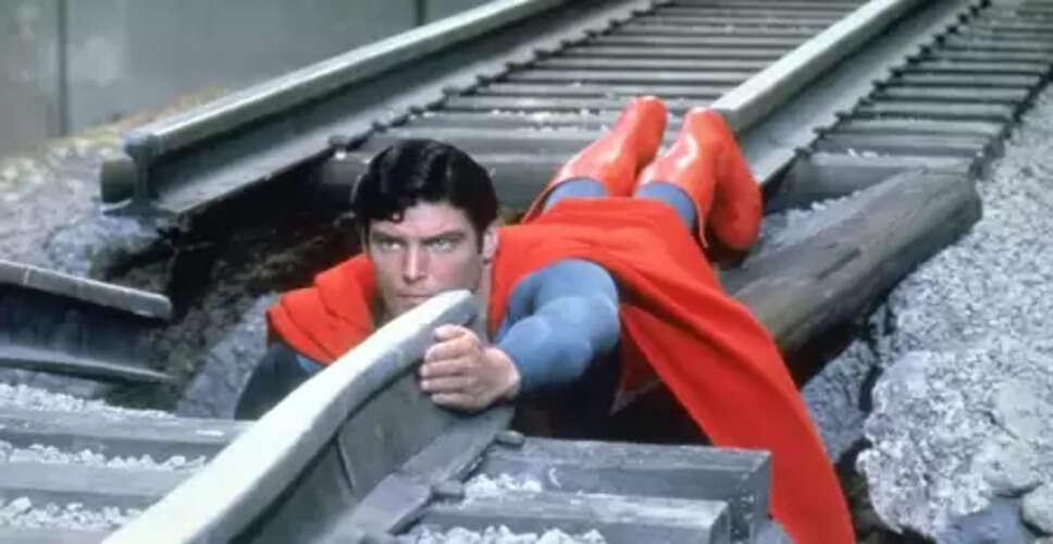 सुपरमैन के 47 साल: सुपरहीरो की उड़ान से हॉलीवुड में चला 'सीक्वल' और 'स्पिन-ऑफ' का दौर