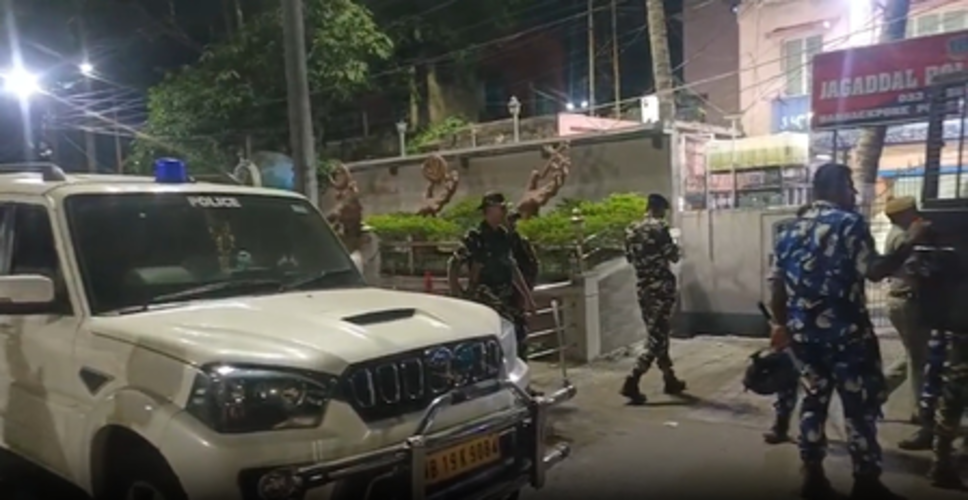 पश्चिम बंगाल के जगतदल में बवाल, तृणमूल और भाजपा कार्यकर्ता भिड़े, सीएपीएफ जवान समेत कई घायल