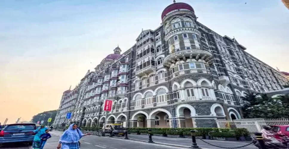 मुंबई: ताज और ट्राइडेंट होटल में आतंकी हमले की धमकी, पुलिस ने आरोपी को हिरासत में लिया