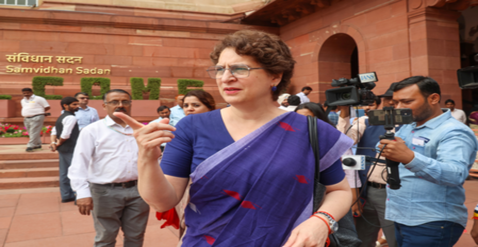 संसद में पीएम मोदी के बयान पर प्रियंका गांधी ने उठाई चर्चा की मांग