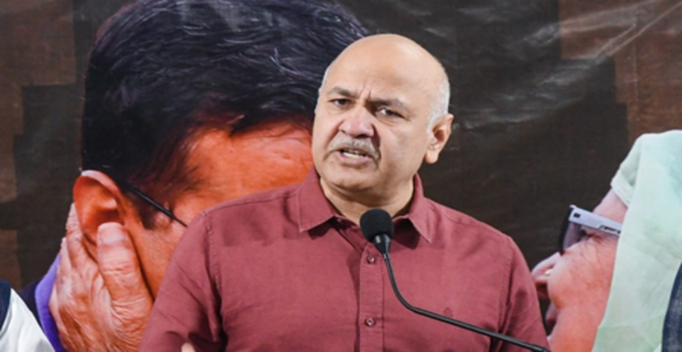 भाजपा के सामने झुकने वाले सांसदों ने पंजाब के लोगों के साथ गद्दारी की: मनीष सिसोदिया