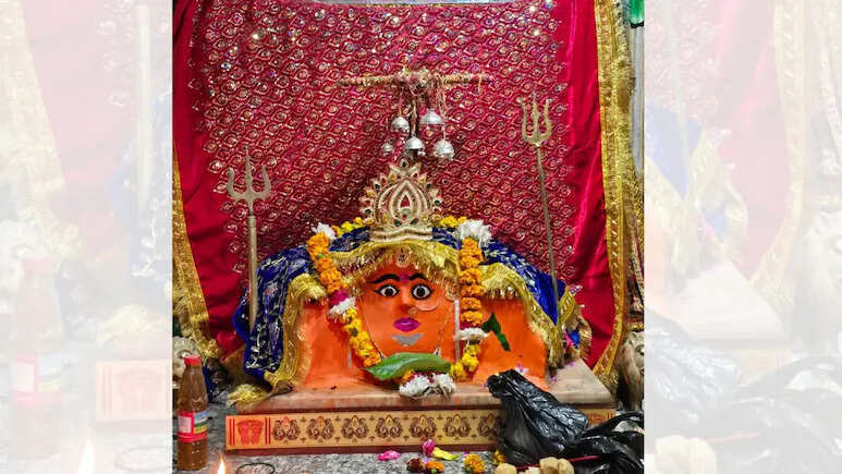 करणपुर वाली माता मंदिर में छठ पर भव्य मेले की शुरुआत, 350 साल पुरानी आस्था का उमड़ा सैलाब