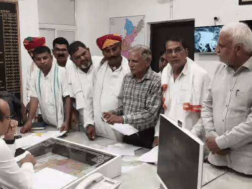सवाई माधोपुर में भाजपा नेताओं और सीओ के विवाद ने पकड़ा तूल, वीडियो में जाने सर्व समाज ने पुलिस के समर्थन में किया प्रदर्शन