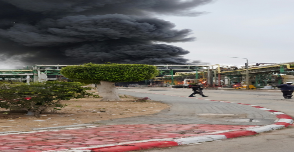 इजरायल: प्रमुख केमिकल हब पर ईरान का हमला, प्रशासन ने लोगों को घरों में रहने की दी सलाह