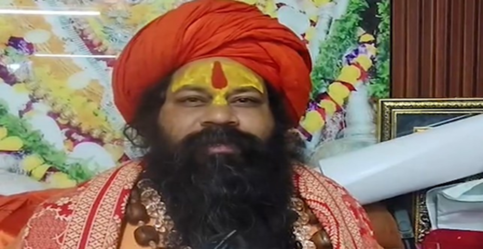 गंगा में इफ्तार और मांसाहार पर भड़के अयोध्या के संत, राजू दास ने कहा- भावनाओं के साथ खिलवाड़