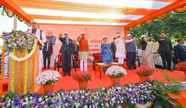 राजस्थान में सड़क सुरक्षा अभियान की शुरुआत, फुटेज में देखें मुख्यमंत्री भजनलाल शर्मा ने दिलाई यातायात नियमों की शपथ