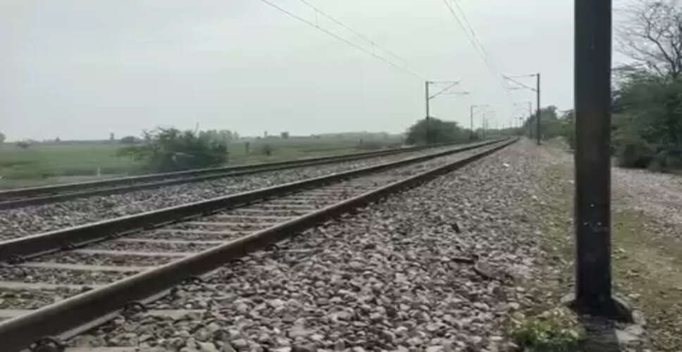 हरदोई में रेलवे ट्रैक पर मिले युवक-युवती के क्षत-विक्षत शव, जांच में जुटी पुलिस