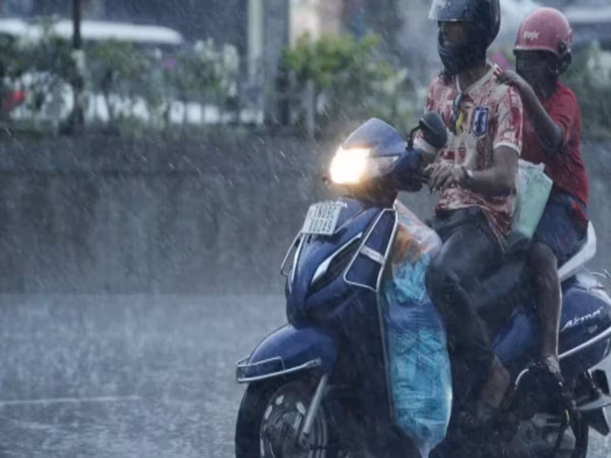 राजस्थान में बारिश से बिगड़े हालात, जयपुर में दिनभर रिमझिम, फुटेज में देंखे सवाई माधोपुर में सड़कें डूबीं; बिजली गिरने से नाबालिग की मौत