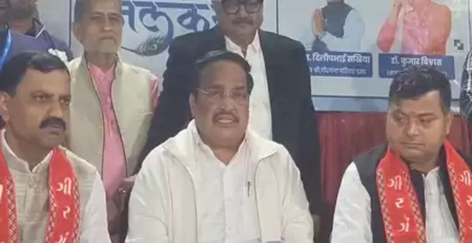 गुजरात: सीआर पाटिल ने जल संरक्षण अभियान सराहा, नमामि गंगे की प्रगति पर दी जानकारी