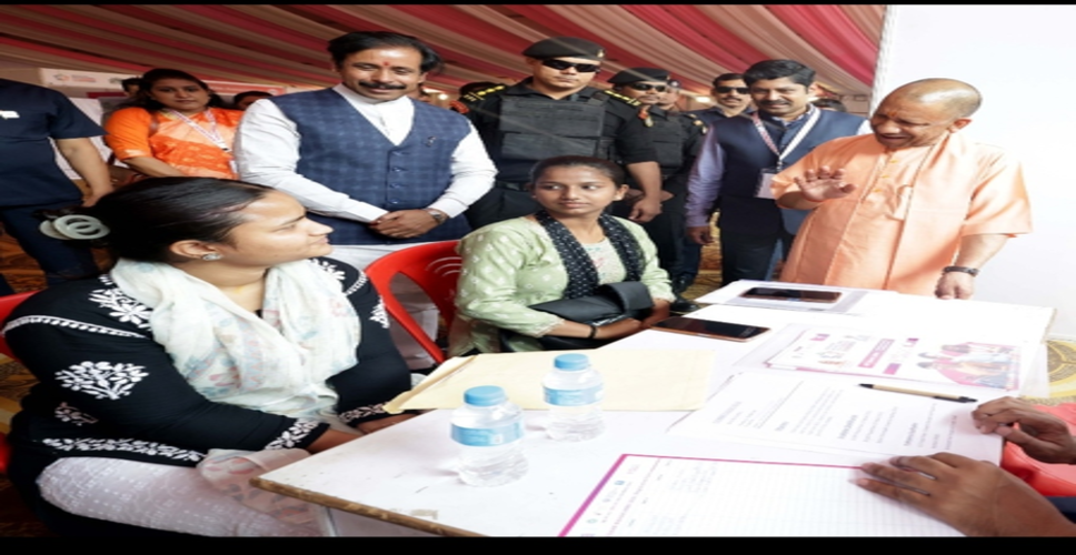 अंतरराष्ट्रीय महिला दिवस के अवसर पर सीएम योगी ने सफल महिला उद्यमियों से किया संवाद