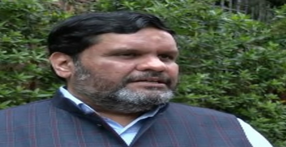 देश में पर्याप्&zwj;त मात्रा में कच्&zwj;चा तेल, सामान्&zwj;य पेट्रोल की कीमतें लगातार स्थिर:  गौरव वल्लभ