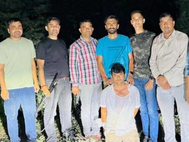 17 साल से फरार 25 हजार का इनामी चरस तस्कर गिरफ्तार, वीडियो में जाने ANTF ने बाइक राइडर और मजदूर बनकर रखी नजर