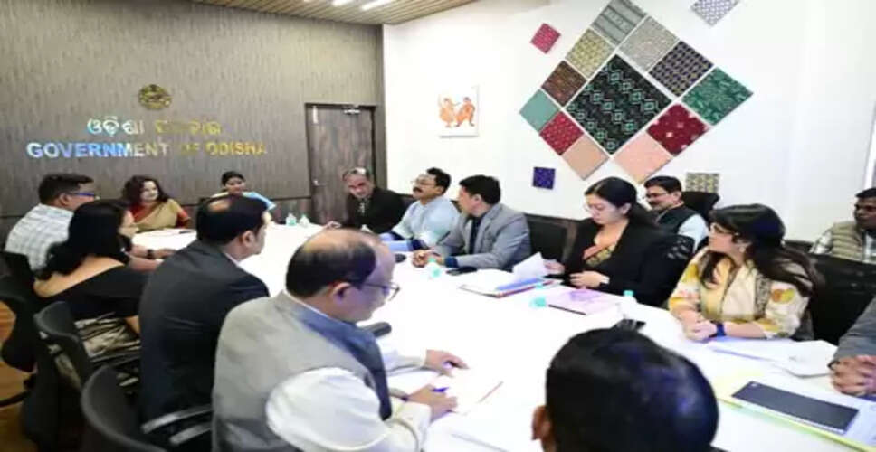 ओडिशा में राष्ट्रीय अनुसूचित जनजाति आयोग की समीक्षा बैठक, आदिवासी कल्याण योजनाओं पर केंद्रित चर्चा