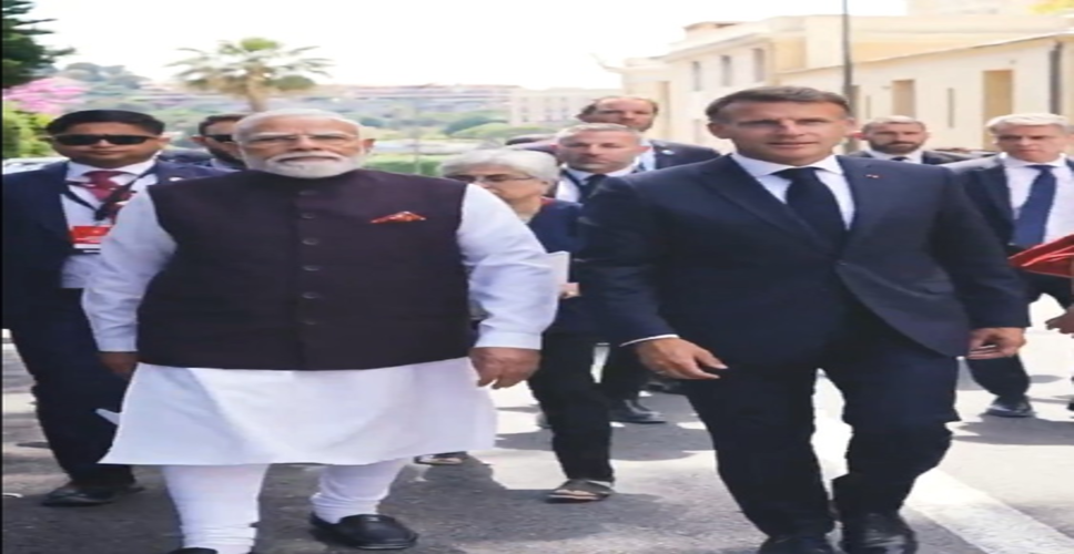 मैक्रों ने पीएम मोदी संग &lsquo;आरी-आरी&rsquo; गाने पर शेयर किया वीडियो, सोशल मीडिया पर वायरल