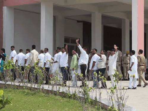 अजमेर मेयर चुनाव में निर्दलीयों ने पलटा पूरा गणित, 37 सीटों वाली कांग्रेस हारी; वीडियो में जाने 32 सीटों वाली भाजपा की अनामिका शर्मा बनीं मेयर