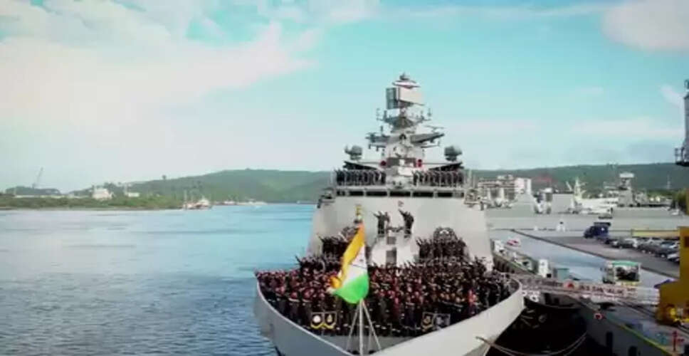 भारतीय नौसेना दिवस : पीएम मोदी ने दी बधाई, कहा- हमारी नौसेना असाधारण साहस और दृढ़ संकल्प का दूसरा नाम है