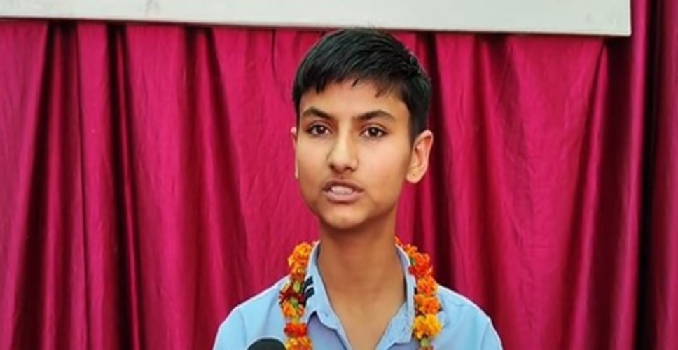 सीबीएसई 10वीं में हांसी की प्रिया का जलवा, 98.2 प्रतिशत अंक के साथ बनी जिला टॉपर