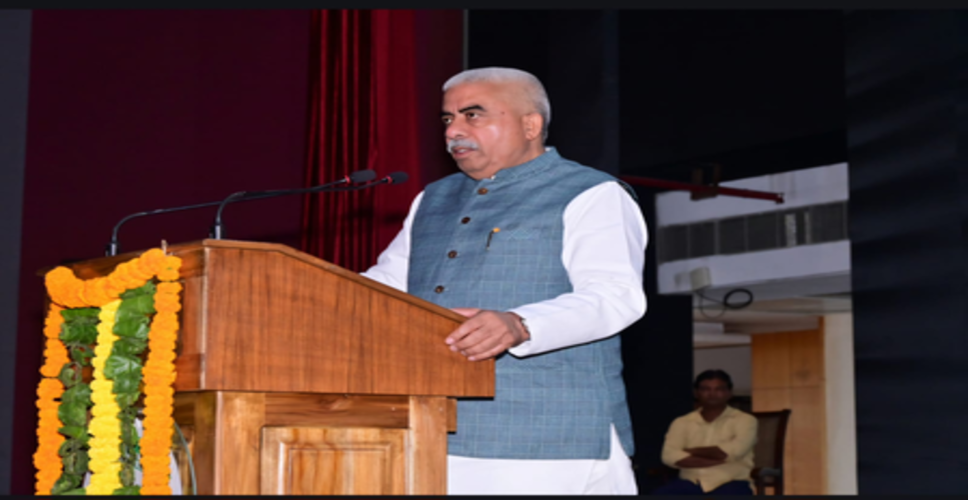 ग्रेटर नोएडा में मुख्यमंत्री युवा उद्यमी विकास योजना की समीक्षा: राकेश सचान