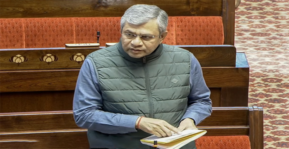 गुजरात के धोलेरा में रेल मंत्री का आश्वासन: कर्मचारियों के लिए विशेष ट्रेन और टिकट की स्पेशल व्यवस्था