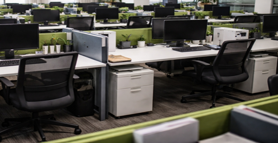 मणिपुर में बंद के बीच सरकार सख्त, बिना अनुमति अनुपस्थित कर्मचारियों पर कार्रवाई के निर्देश