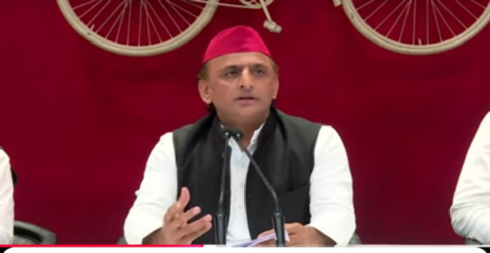 देश की विदेश नीति विफल, किसानों की अनदेखी कर रही सरकार: अखिलेश यादव