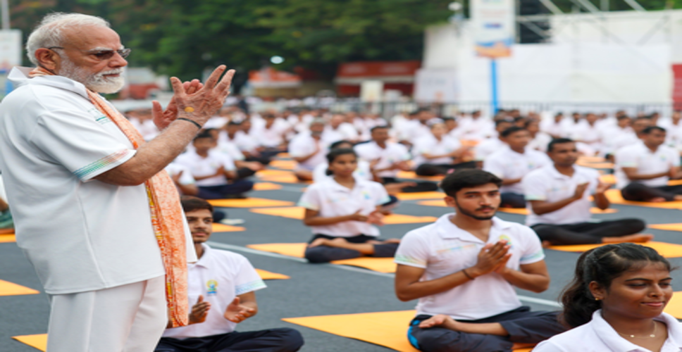 रूस से स्पेन तक योग दिवस की धूम,  पीएम मोदी ने वैश्विक सहभागिता की सराहना की