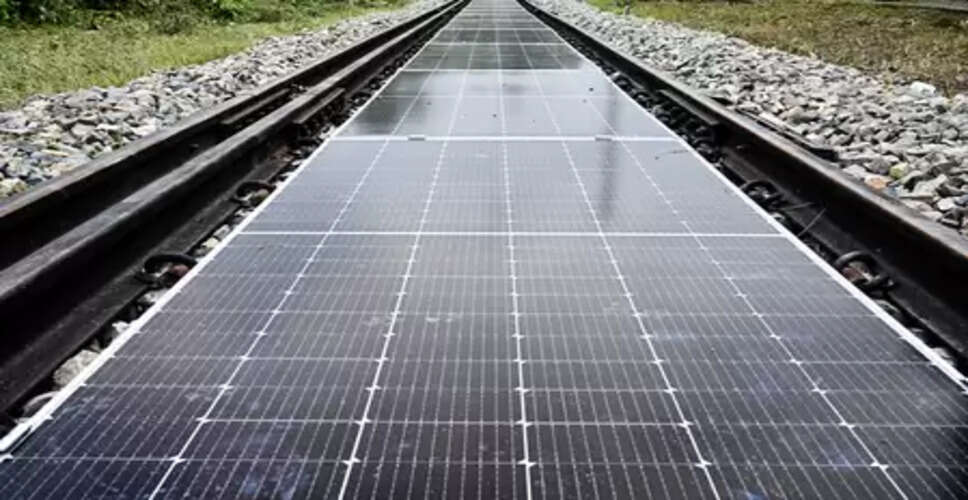 सिंहावलोकन 2025: भारत ने स्वच्छ ऊर्जा में सोलर से लेकर ईवी में रचा कीर्तिमान, ग्रीन हाइड्रोजन का उत्पादन भी शुरू