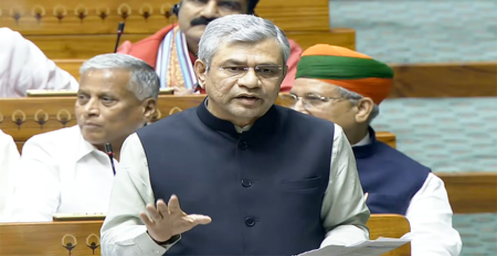 भारतीय रेलवे नागरिकों की जरूरतों को दे रहा है प्राथमिकता : रेल मंत्री