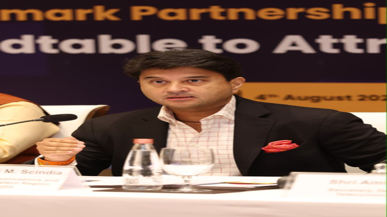 पहले टेलीकॉम मैन्युफैक्चरिंग जोन को 5,500 करोड़ रुपए के निवेश का भरोसा, 18 हजार से अधिक रोजगार सृजित होने की उम्मीद