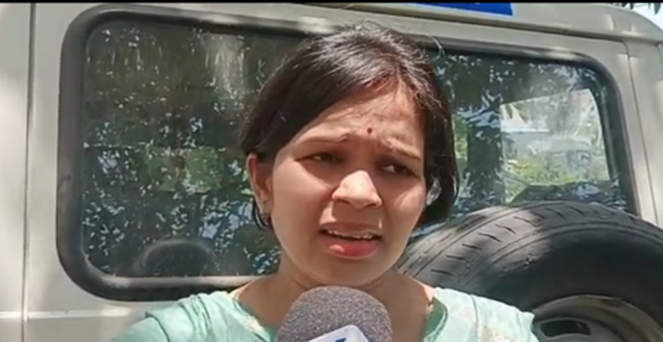 बिहार : तेज प्रताप के पूर्व पीए पर चोरी का आरोप, पत्नी बोली- साजिश के तहत फंसाया जा रहा &lrm;