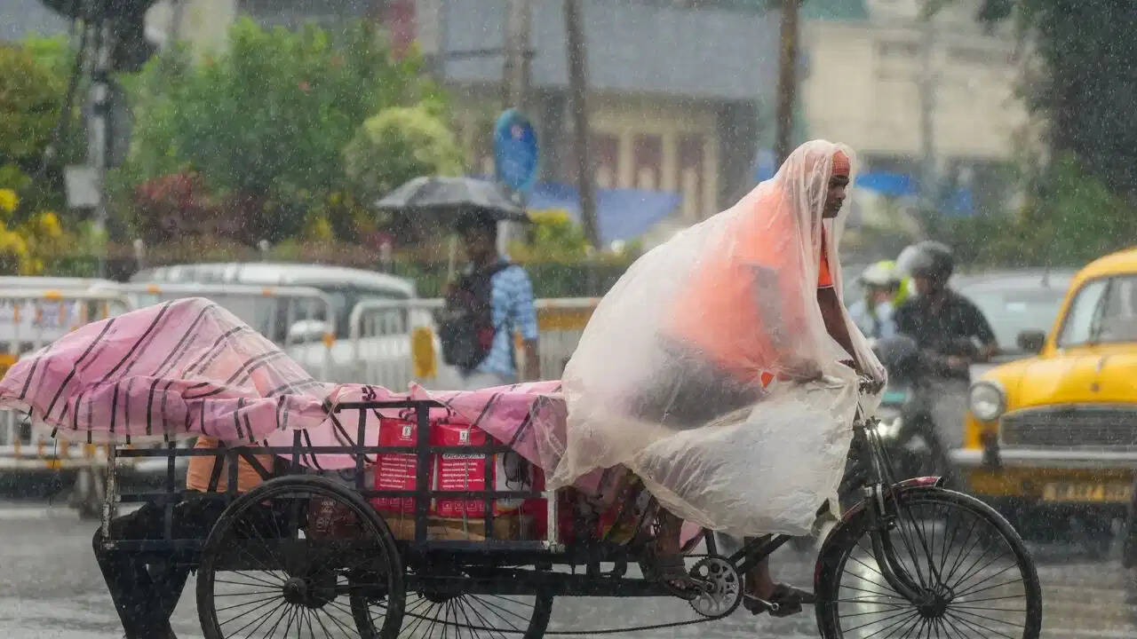 IMD Weather Update: दिल्ली में आज-कल बारिश के आसार नहीं, 17 जुलाई तक यूपी-बिहार समेत कई राज्यों में भारी बारिश का अलर्ट